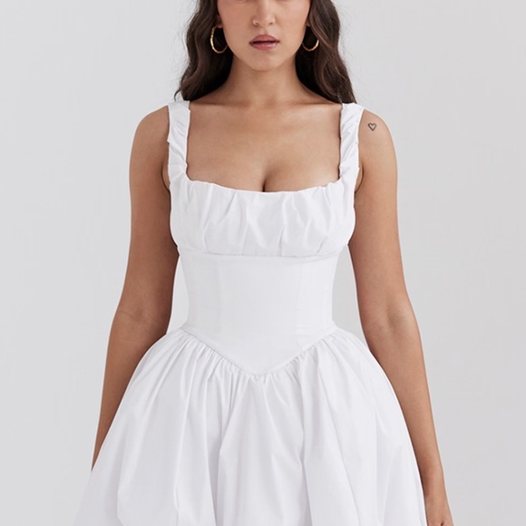 HOUSE OF CB/ LE PUFF/ White/ Size M - Picture 2 of 9